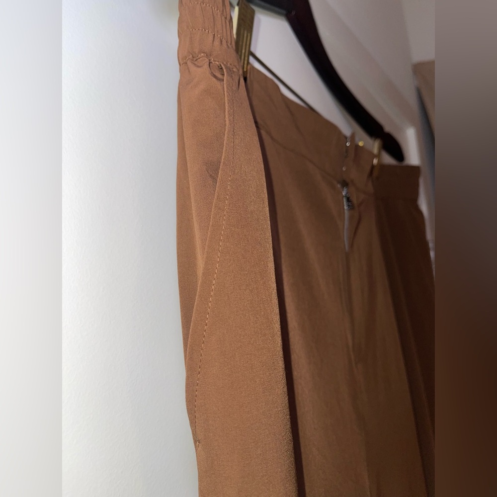 ALO Yoga Women's Brown Relaxed Pleated Dress Pants size Large / 12 US - Picture 6 of 12